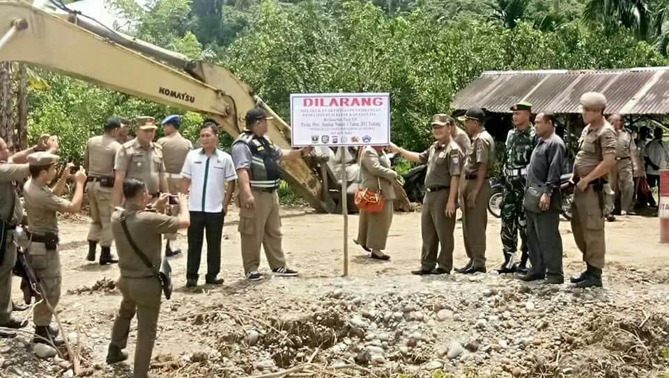 Satpol PP Sumbar Bersama Pol PP Pasbar Tertibkan Galian C Ilegal