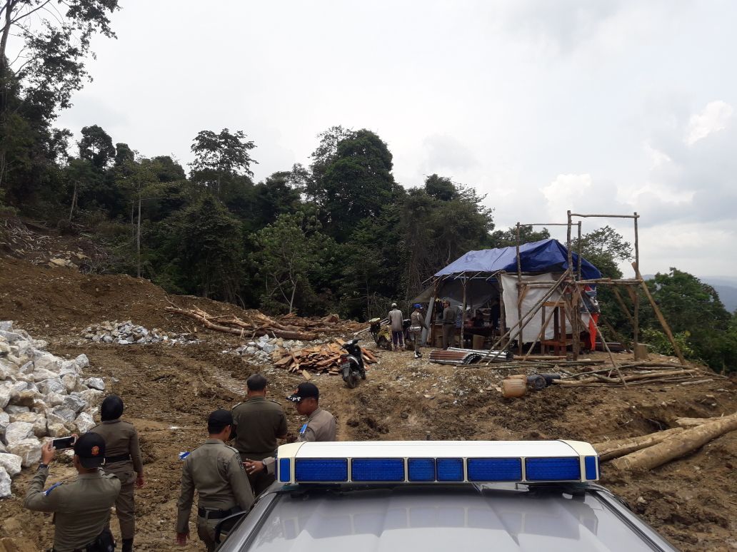 Penertiban Pengelolaan Usaha Pertambangan Mineral dan Batubara di Kota Solok.