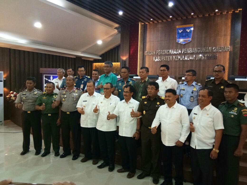 Bangun Kawasan Ekonomi Khusus dan Trans Mentawai, Wagub tekankan perbaikan jalur transportasi Mentawai
