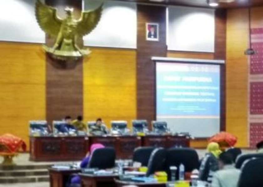 Pemprov Sumbar Sampaikan Tiga Ranperda ke DPRD