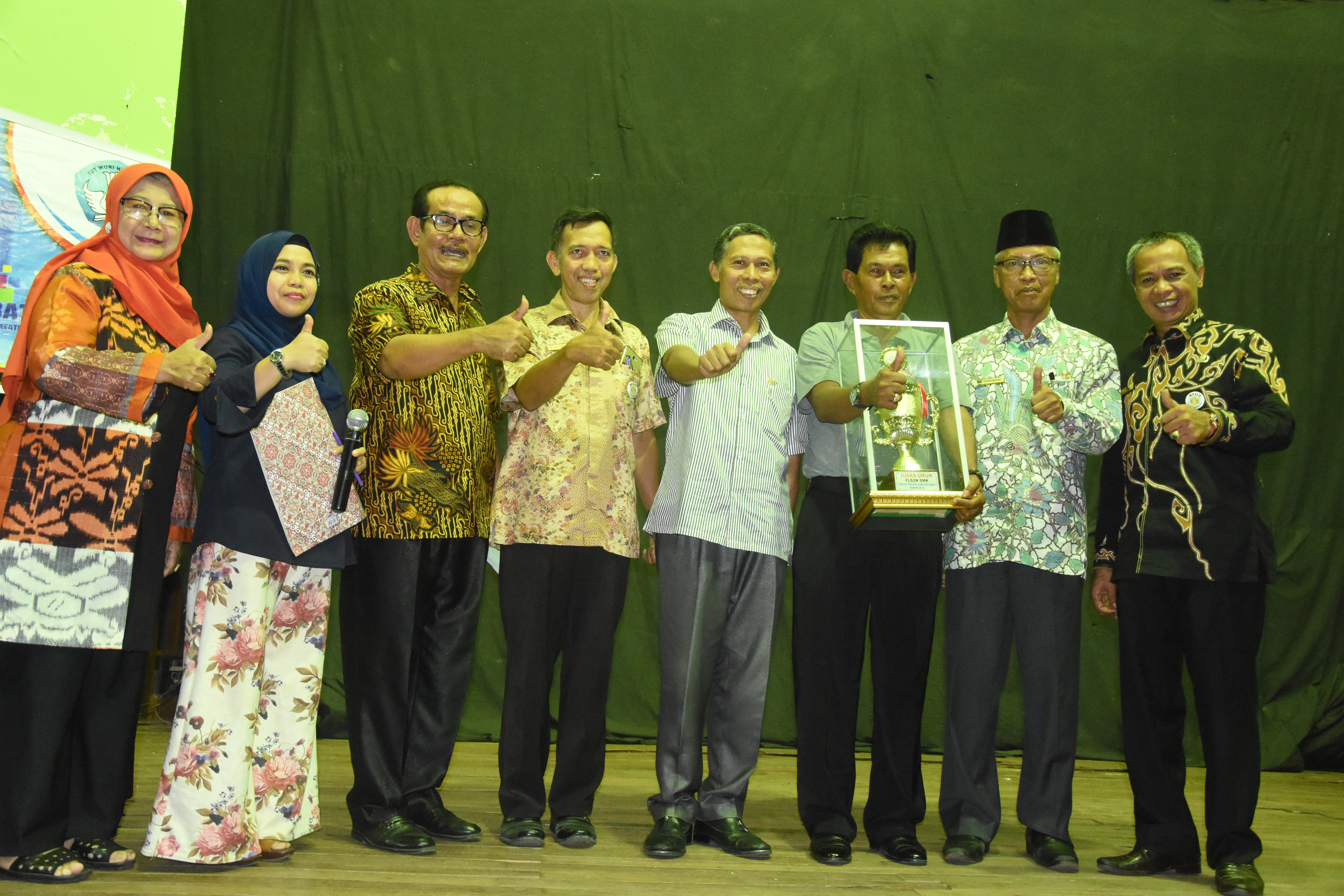  KONTINGEN FLS2N SMK KOTA PADANG JUARA UMUM