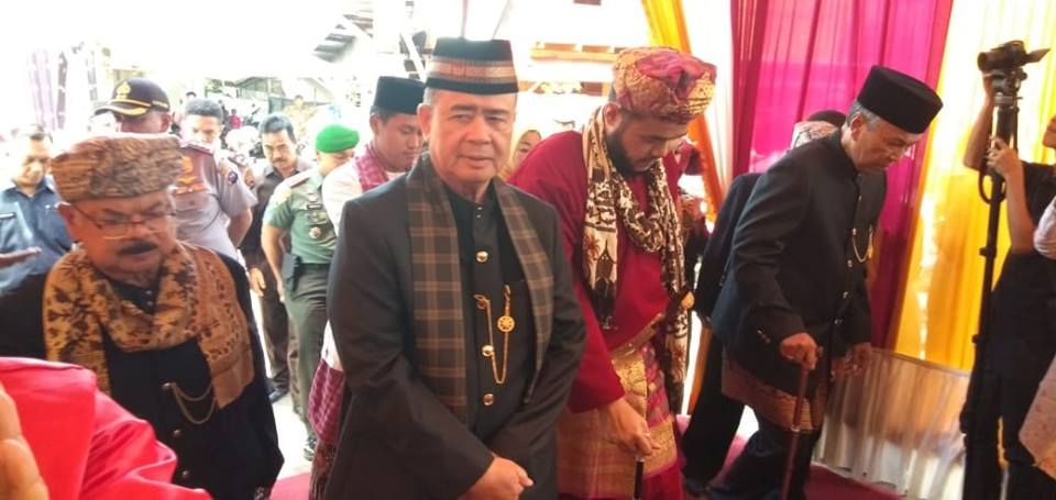 Penobatan Fadly Amran Dt.Panduko Malano Inspirasi Bagi Generasi Muda Sumbar