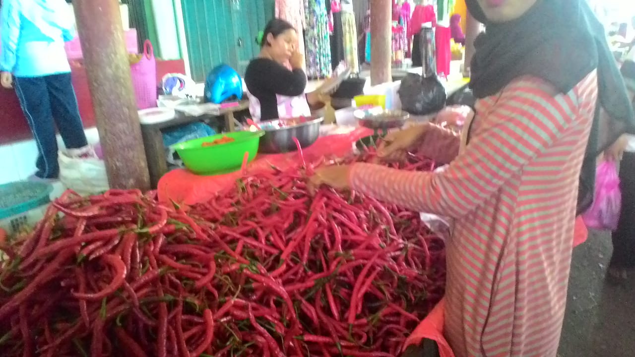 Awal Tahun Harga Cabai Dan Bawang Menurun