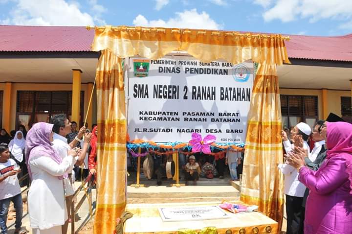 Gubernur Sumbar Apresiasi Kepedulian Masyarakat Pasaman Barat terhadap Pendidikan