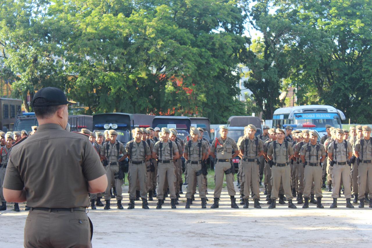 Amankan Suasana, Satpol PP Kota Padang Jaga Lokasi 'Balimau'