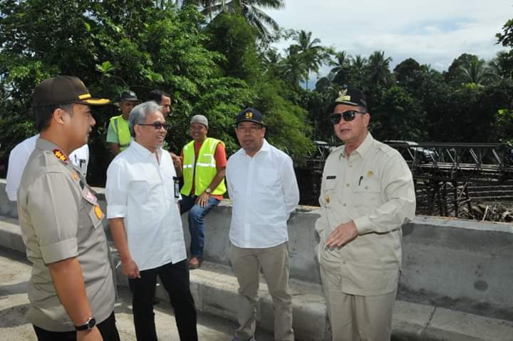 Wagub Sumbar Resmikan Jembatang Batang Kalu Kayu Tanam