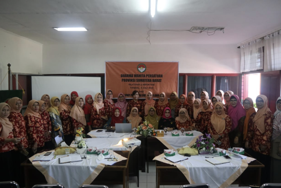 Dharma Wanita Persatuan Sumbar Gelar Pelatihan E-Reporting