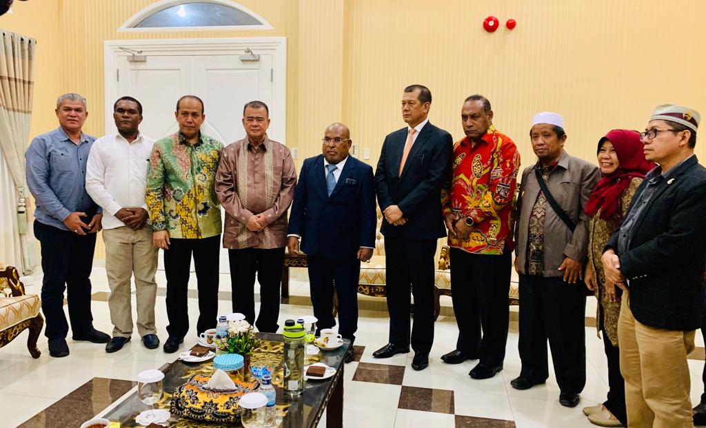 Bertemu Wagub Sumbar, Gubernur Papua Jamin Keamanan Perantau Minang