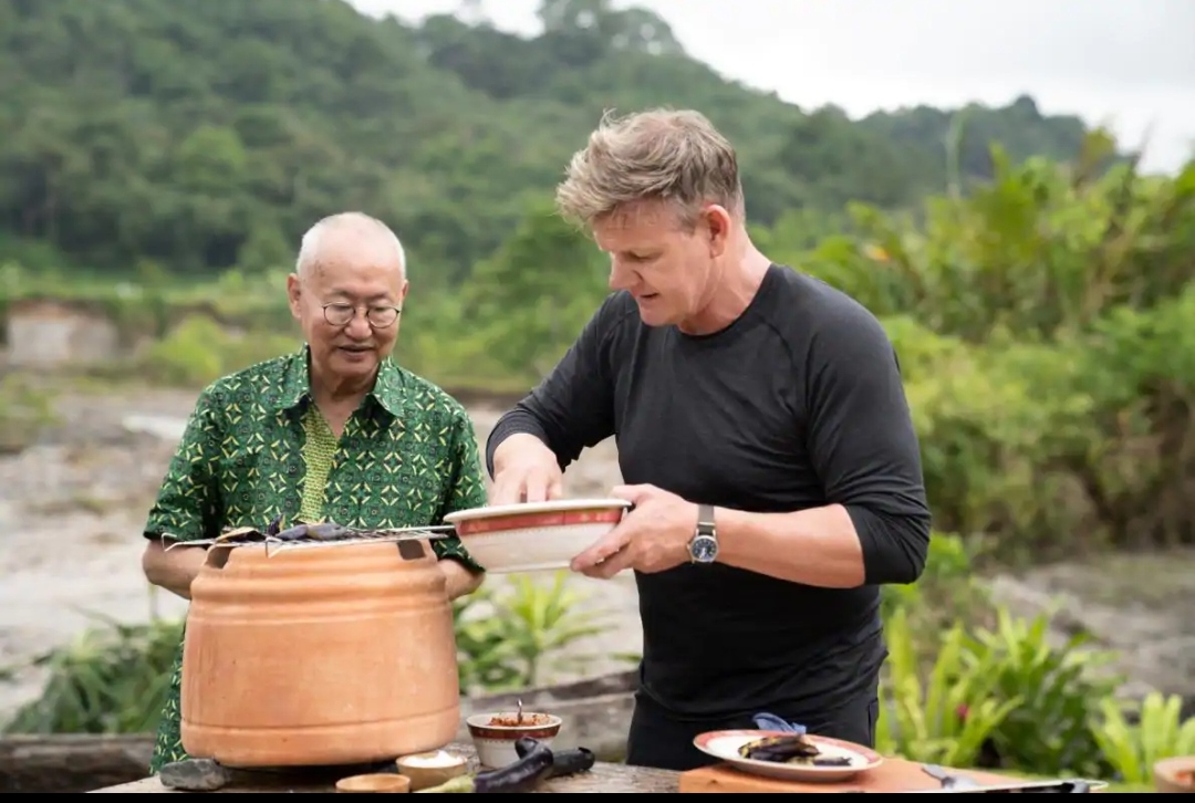 Celebrity chef Gordon Ramsay learns how to make rendang and other dishes in new season of Uncharted