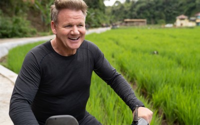 Wawancara Paling Lengkap! Chef Gordon Ramsay Aslinya Jahil? Ini Kata Lawan Main Uncharted Episode Minang