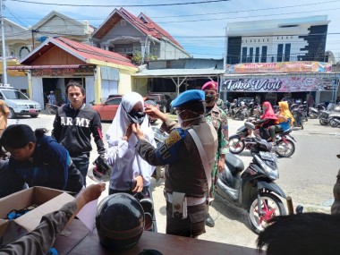 Tim Gabungan Kabupaten Pesisir Selatan Gelar Operasi Yustisi Di Pasar Baru Bayang