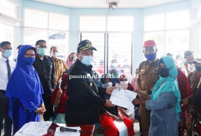 Pjs. Bupati Hansastri Apresiasi Warga Pasbar yang Kembalikan BLT