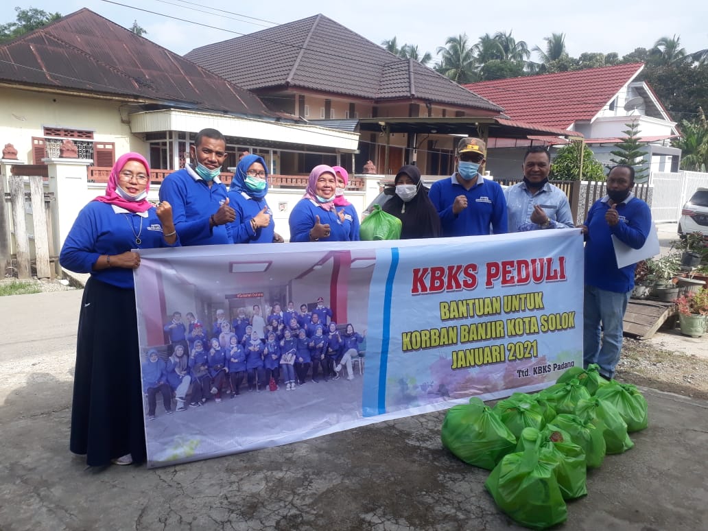 KBKS Padang Salurkan Bantuan Korban Banjir Kota Solok