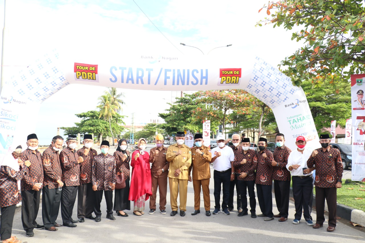 Ingatkan Arti Penting Sejarah PDRI, Gubernur Mahyeldi Lepas Peserta Tour de PDRI