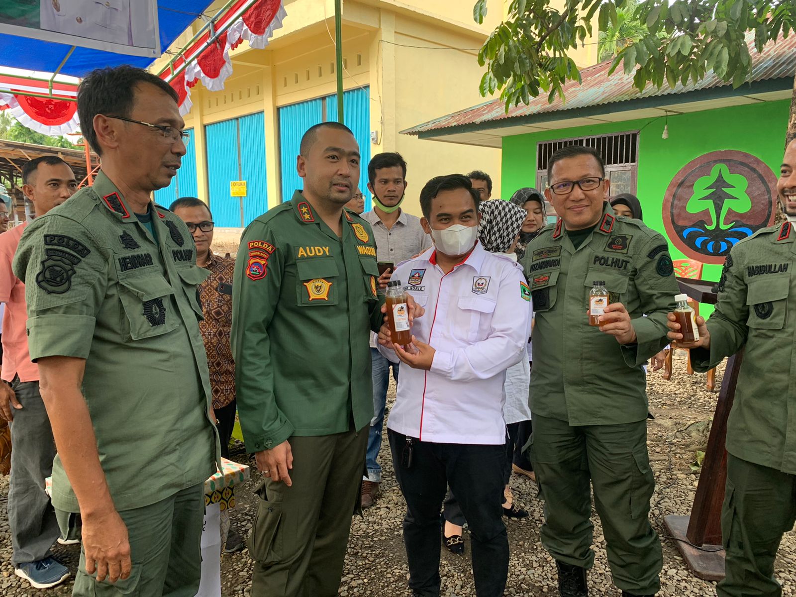 Pemprov Sumbar Kembali Salurkan Bantuan Lebah Madu Galo-Galo 