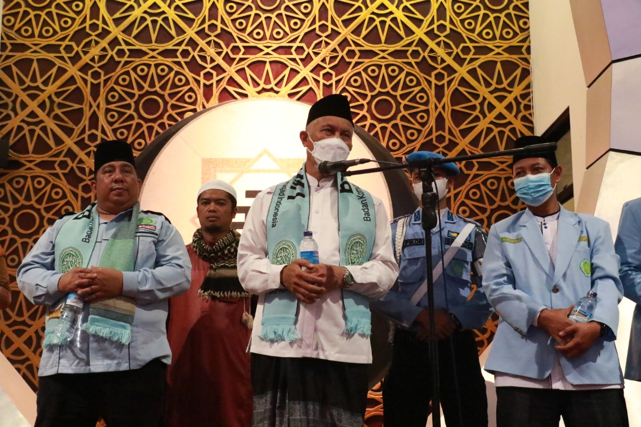 Buya Mahyeldi Luncurkan Program Pemuda Kembali ke Surau dan Air Mineral BKPRMI 