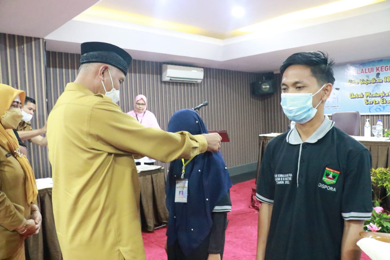 Gubernur Mahyeldi Buka Pelatihan Kewirausahaan Bagi Wirausahawan Muda 