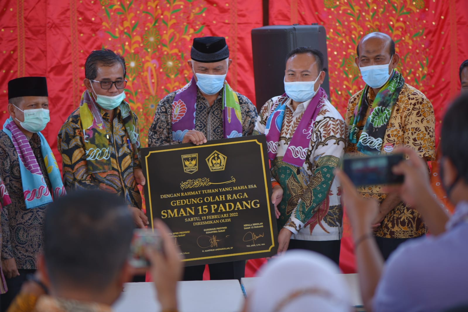 Gubernur Mahyeldi Resmikan Gedung Olahraga SMAN 15 Padang