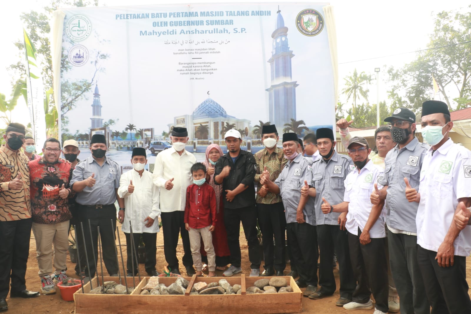 Apresiasi Para Perantau, Gubernur letakkan Batu Pertama Pembangunan Masjid Jami' Talang Andih, Baso