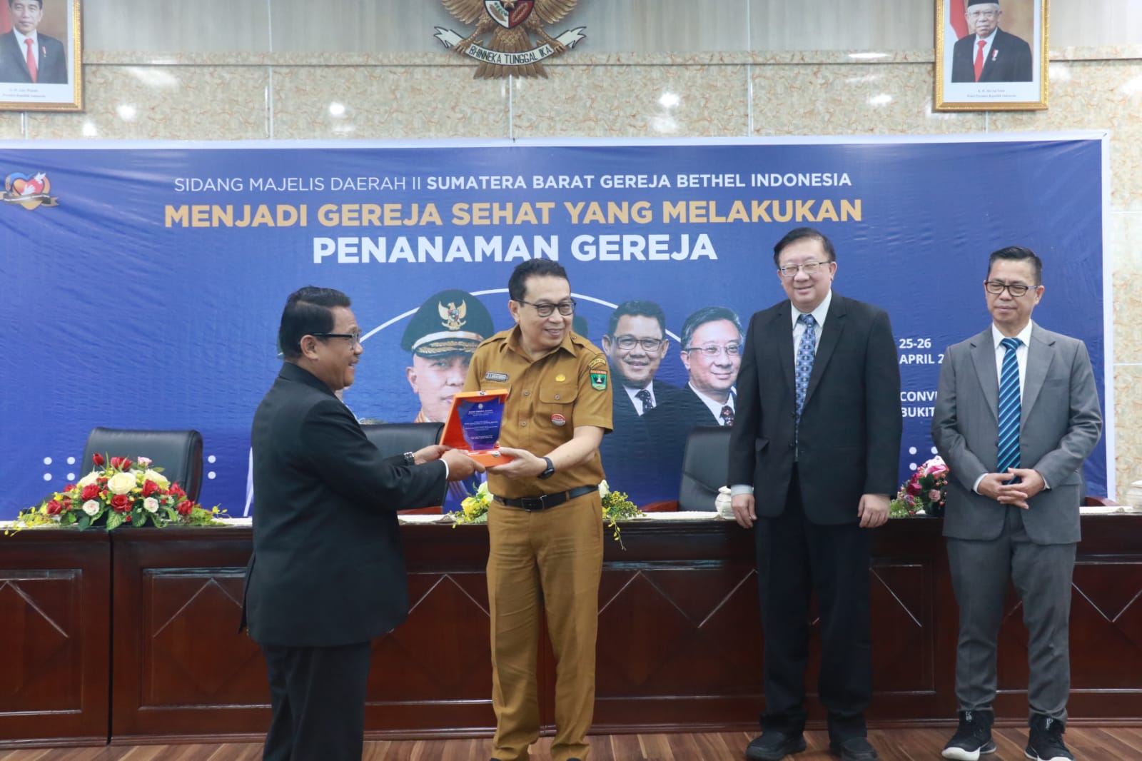 Ajak Bersama Bangun Keharmonisan, Gubernur Sumbar Buka Sidang Majelis Daerah GBI