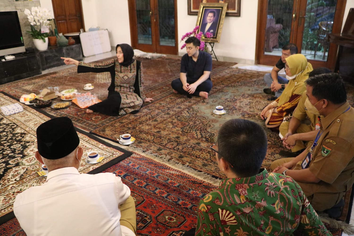 Berikan Penghormatan Terakhir, Buya Mahyeldi Kunjungi Rumah Duka Fahmi Idris