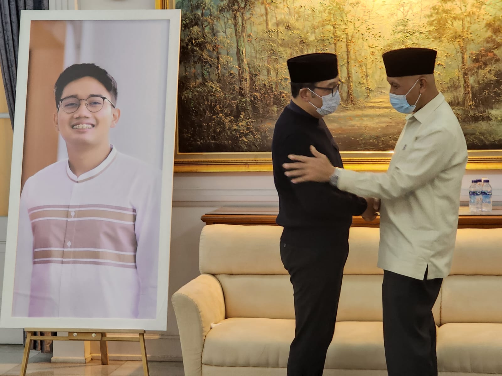 Takziah Di Pakuan Bandung, Buya Mahyeldi: Semoga Syahid Dan Menjadi Tabungan Kang Emil