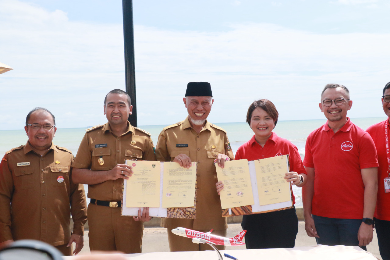 Gubernur Sumbar Teken MoU Dengan Air Asia