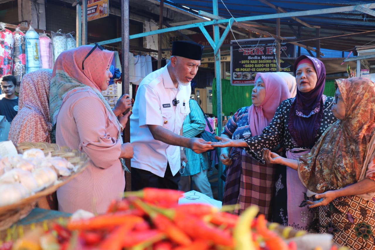 Tinjau Ketersediaan Bahan Pangan Jelang Idul Adha, Gubernur Sumbar: Harga Pangan Relatif Stabil