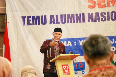 Gubernur Mahyeldi Harap Alumni Farmasi UNAND, Jadi Entrepreneur Bidang Farmasi