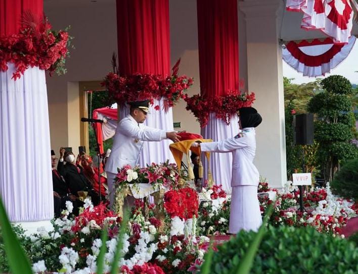 Paskibraka Turunkan Bendera, Upacara Peringatan HUT RI Provinsi Sumatera Barat Selesai