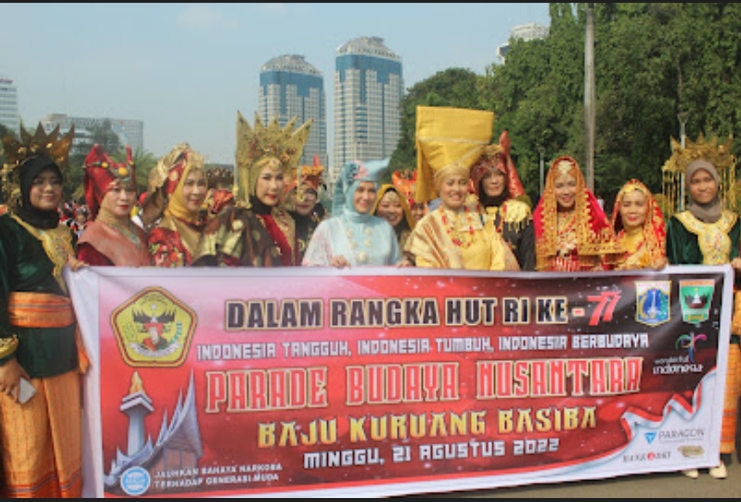 470 Perempuan Berbaju Kuruang Basiba Parade Budaya Nusantara di Monas