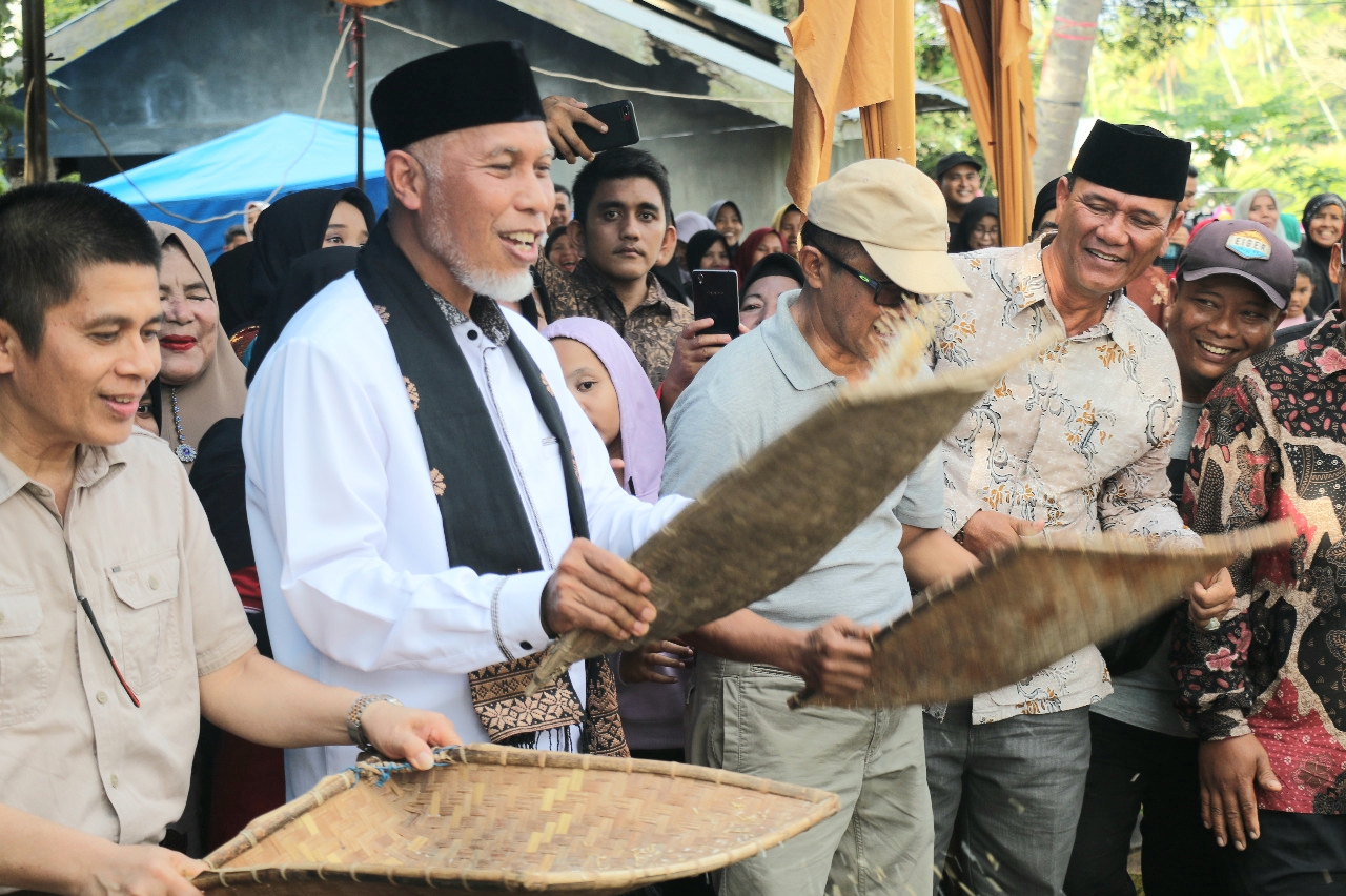 Punya Daya Tarik Wisata, Gubernur Sumbar: Lestarikan Pesta Rakyat Nagari Padang Sibusuak