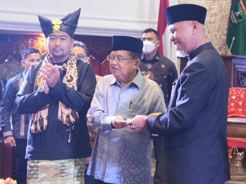 Hadiri Rapat Paripurna Hari Jadi ke-77, Ini Pesan Jusuf Kalla Untuk Kemajuan Sumbar