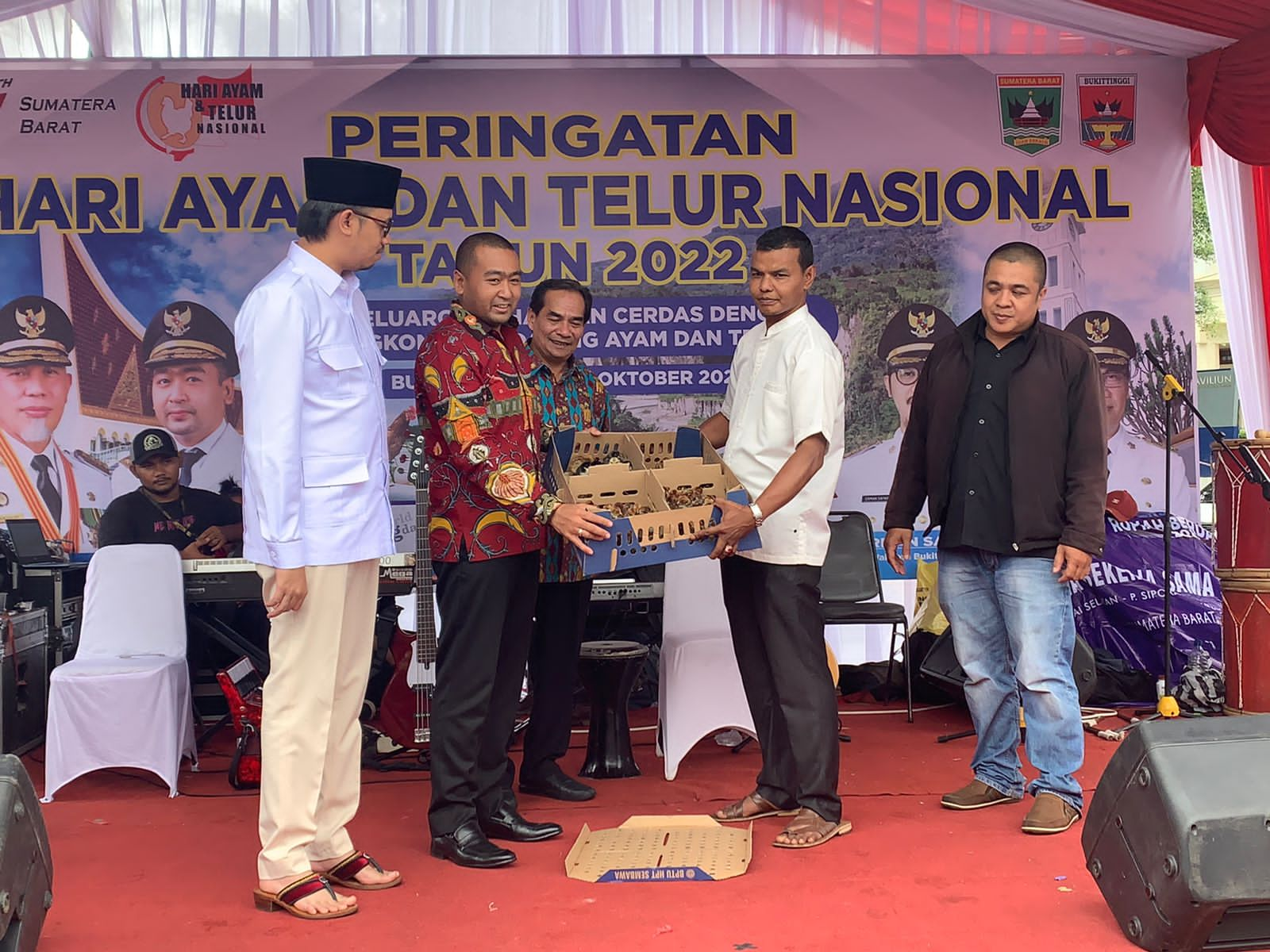 Peringatan Hari Ayam dan Telur Nasional di Bukittinggi : Entrepreneurship, Edukasi Pencegahan Stunting, Hingga Pemecahan Rekor MURI