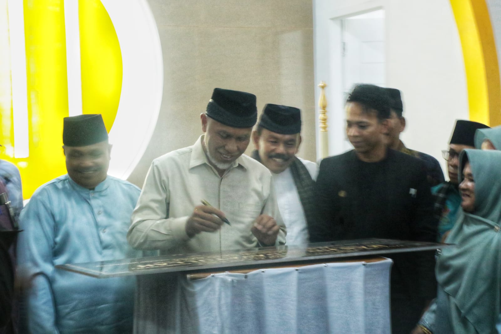 Resmikan Masjid Hidayatullah Kota XI Tarusan, Gubernur Mahyeldi Sebut Masjid Hidayatullah Sebagai Potensi Wisata Mandeh