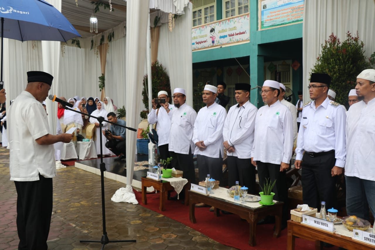 Gubernur Sumbar Lantik Pengurus IPHI Kota Payakumbuh dan Kunjungi Jamiatul Hujjaj Peraih Juara 3 UKS Nasional