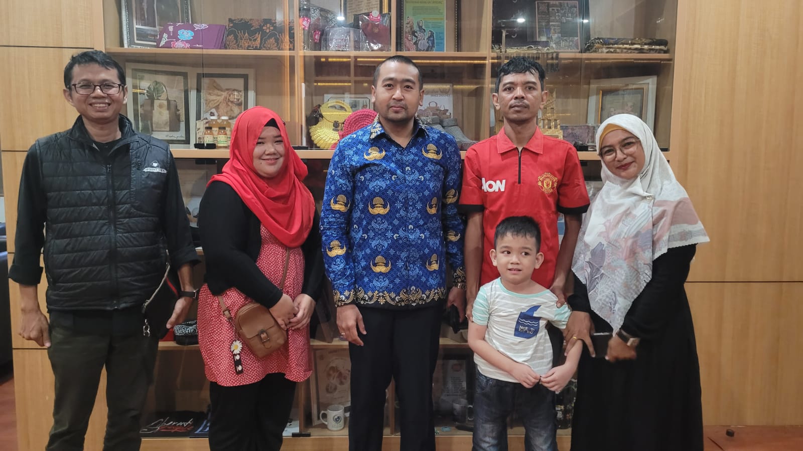 Kevin Sianak Ajaib jadi anak Angkat Wagub Audy Joinaldy