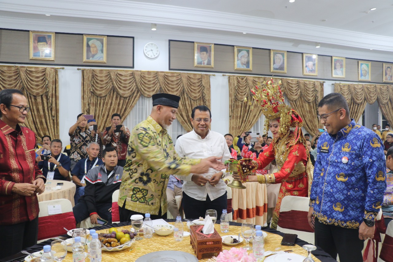 Sambut Kedatangan Kontingen 34 Provinsi, Gubernur Sumbar : POMNAS XVII Dapat Gairahkan Semangat Olahraga di Sumbar