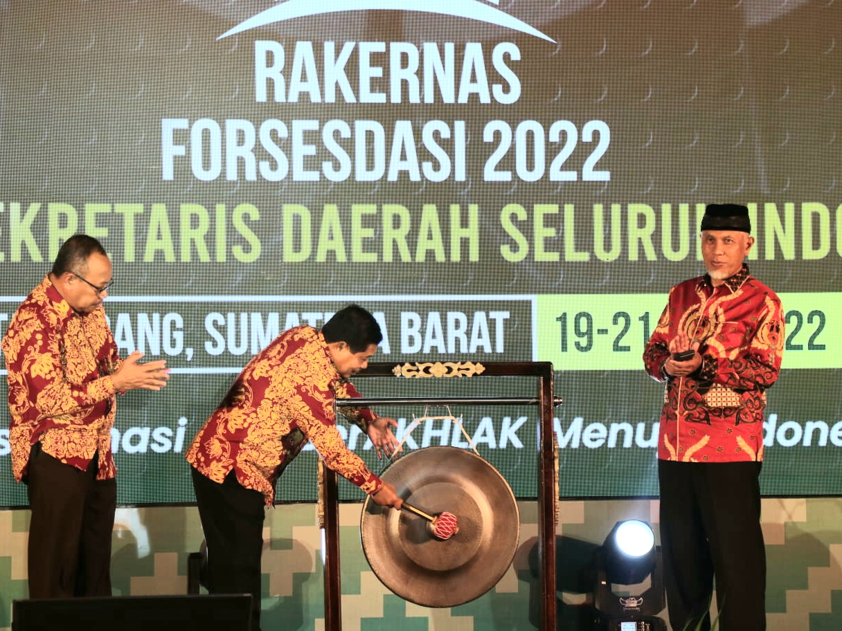 Resmi Dibuka Sekjen Kemendagri, Ini Pembahasan Rakernas Forsesdasi 2022 di Padang