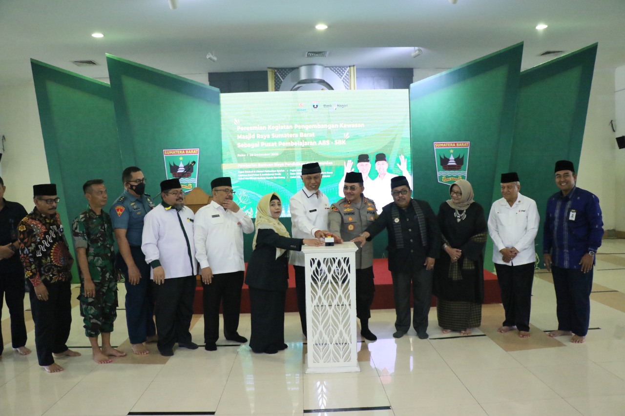 Masjid Raya Sumbar Sekarang Miliki Kawasan ABS-SBK, Gubernur: Jadikan Pusat Wisata Syariah