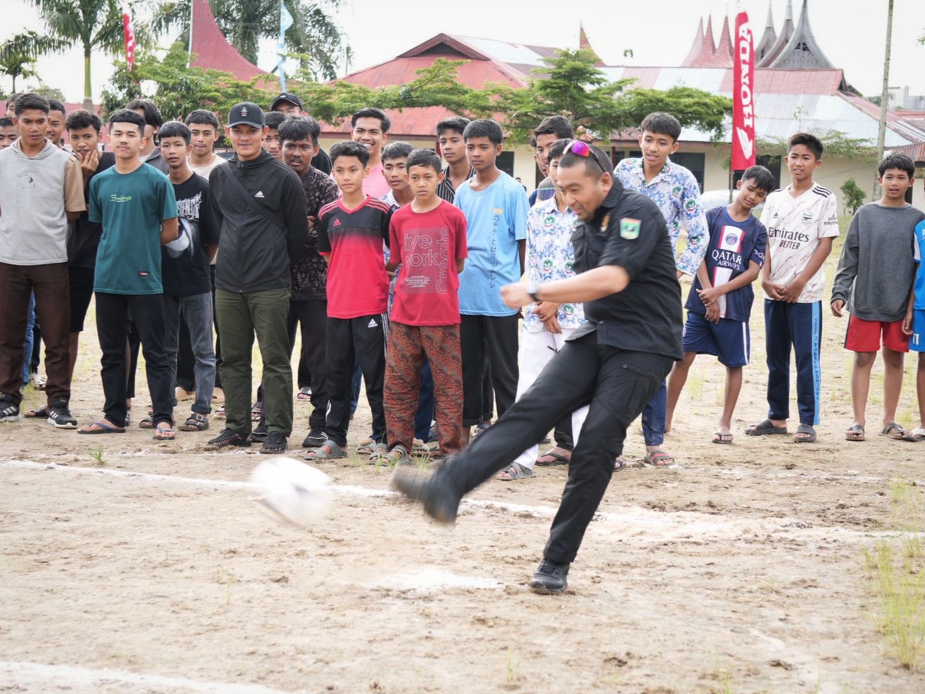 Semarakan Hut Brimob ke 77 dan Kota Padang Panjang ke 232, Wagub Audy Kick Off Danyon Cup