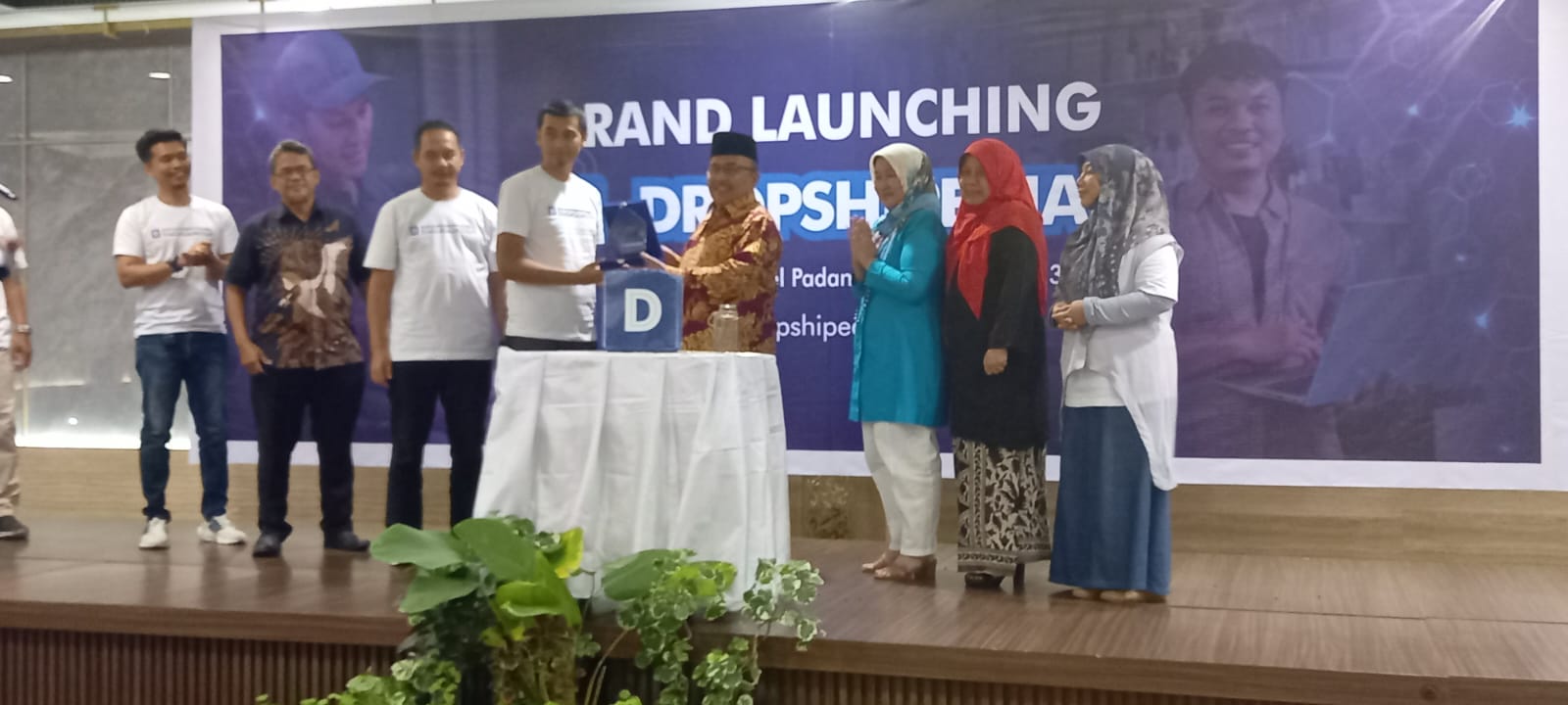 Siap Bantu UMKM Go Digital, Sekda Hansastri Luncurkan Dropshipedia di Sumbar