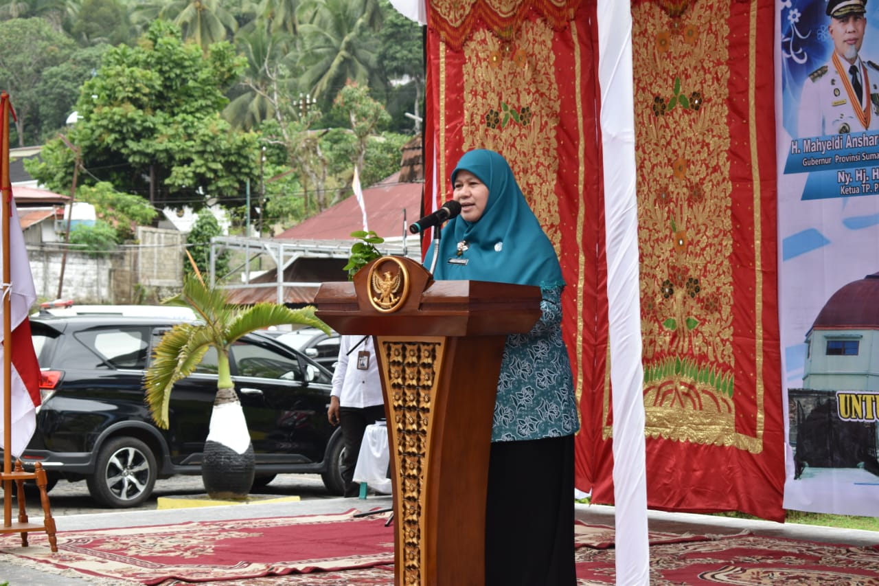 Harneli Mahyeldi Sebut Perempuan adalah Kunci Sukses Sebuah Keluarga