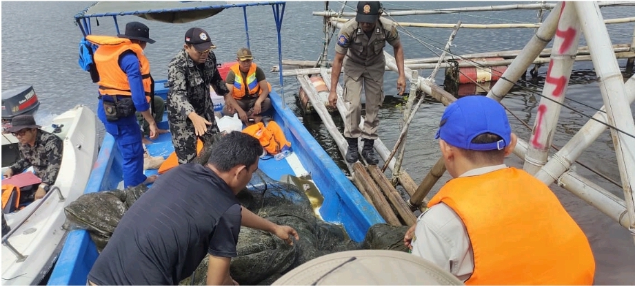 Tertibkan Jaring Kelambu, DKP Sumbar Laksanakan Pengawasan dan Penertiban Alat Tangkap Bagan Untuk Penyelamatan Ikan Endemik Danau Singkarak