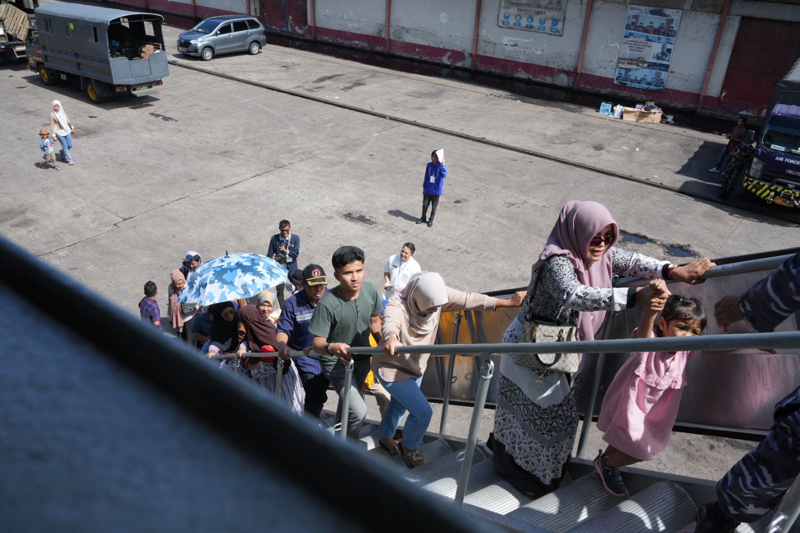 Ada Yang Tau Dari Tiktok Mahyeldi, Ratusan Warga Serbu Open Ship KRI Banda Aceh