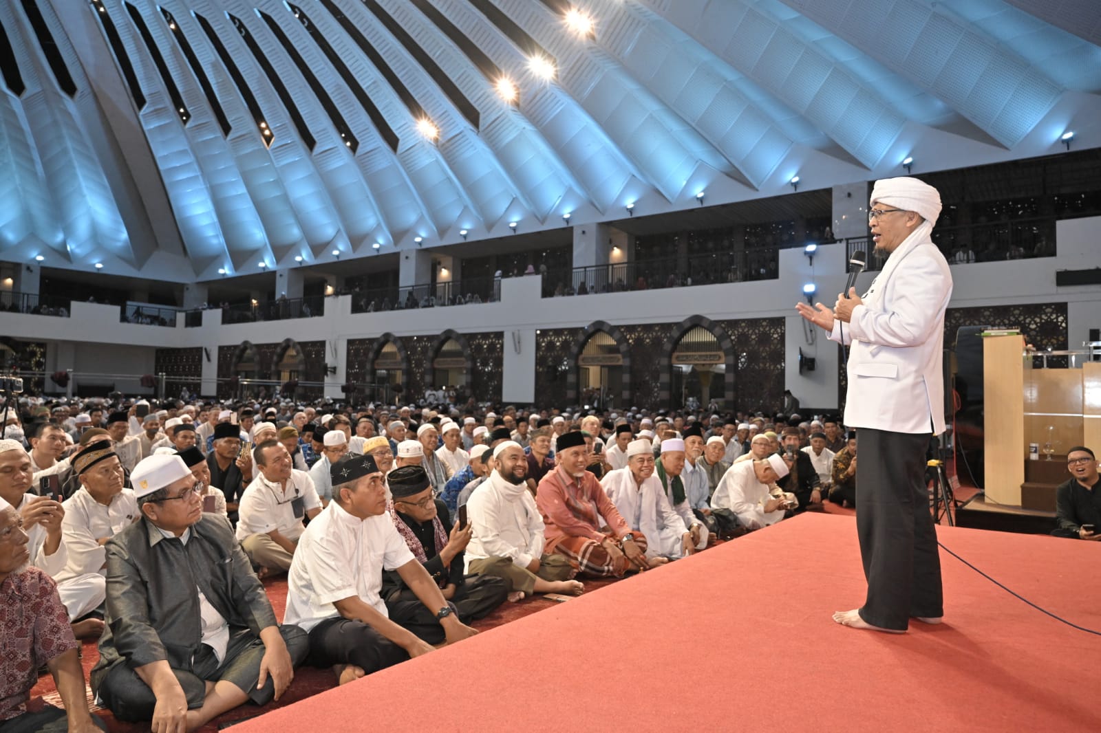 Subuh Mubarokah Bersama Aa Gym di Masjid Raya Sumbar: Sudah Lama Dirindukan Jemaah