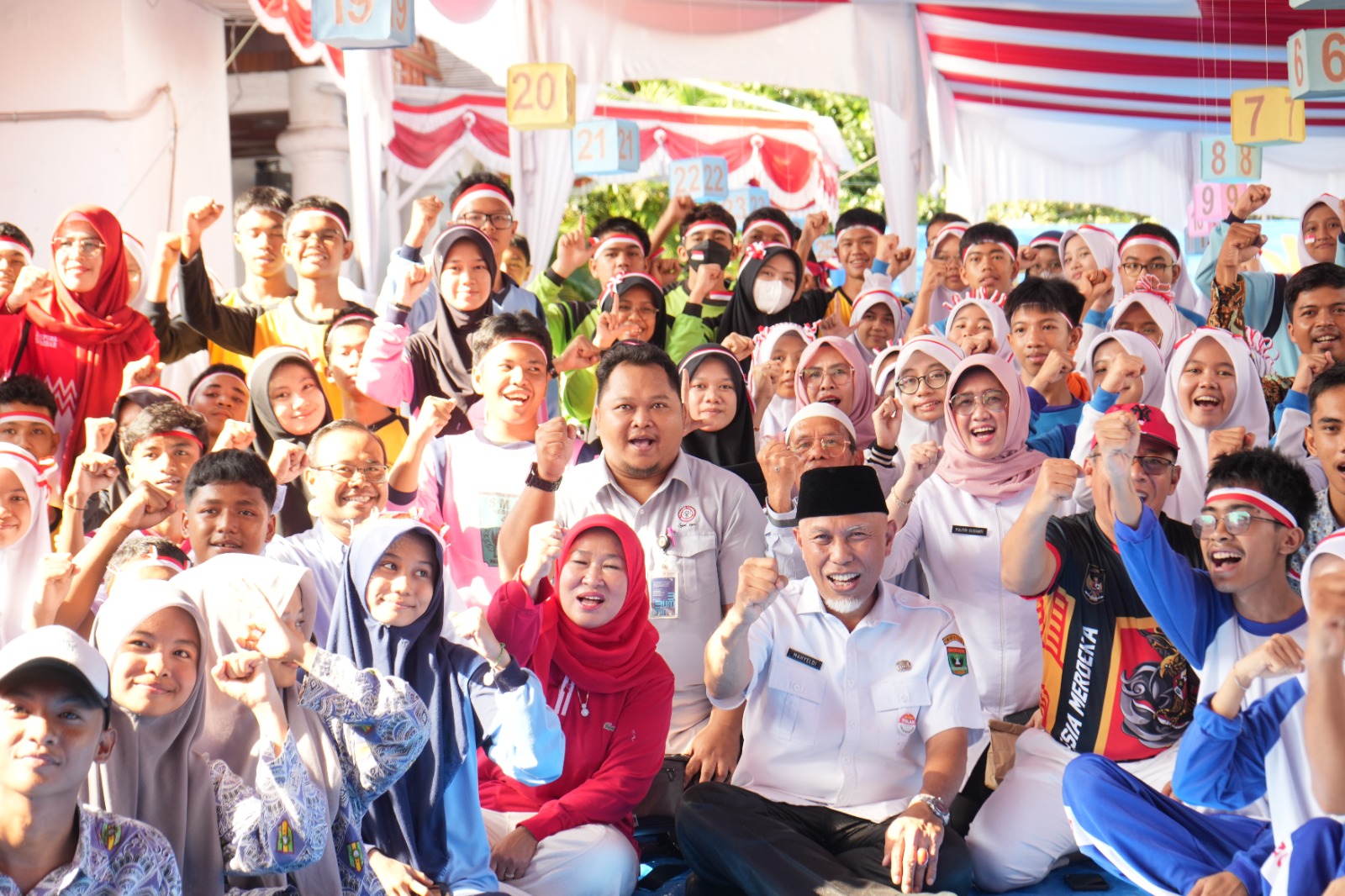 Gubernur Buka Lomba Mural SLTA Sumatera Barat, Gerakan Kreatifitas Sadar Lingkungan