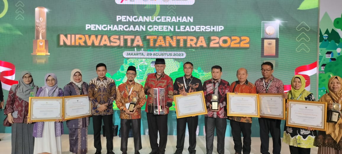 Provinsi Sumatera Barat Raih Penghargaan Green Leadership Nirwasita Tantra dari Kementerian Lingkungan Hidup dan Kehutanan