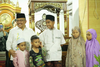 Safari Ramadan ke Kampung Halaman di Air Bangis, Sekdaprov Sumbar Ajak Perkuat Silaturahmi dan Ramaikan Masjid