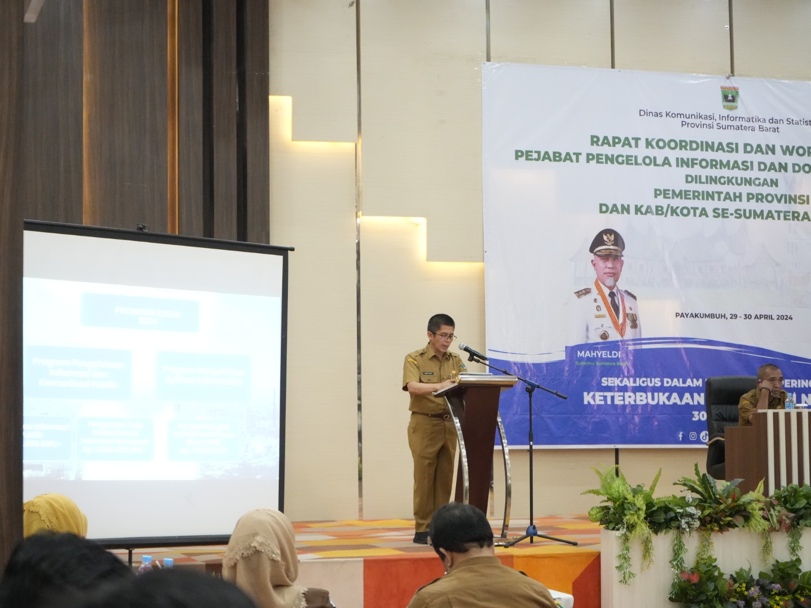 Pertahankan Kualifikasi Informatif, Diskominfotik Gelar Rakor dan Workshop PPID  